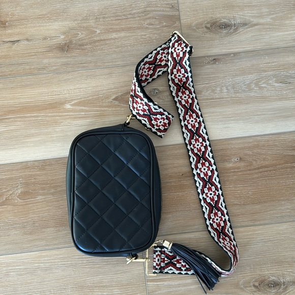 Black Quilted Cross Body Bag - Picture 2 of 2